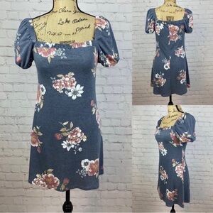Xtraordinary Gray Floral Poof Sleeve Dress
